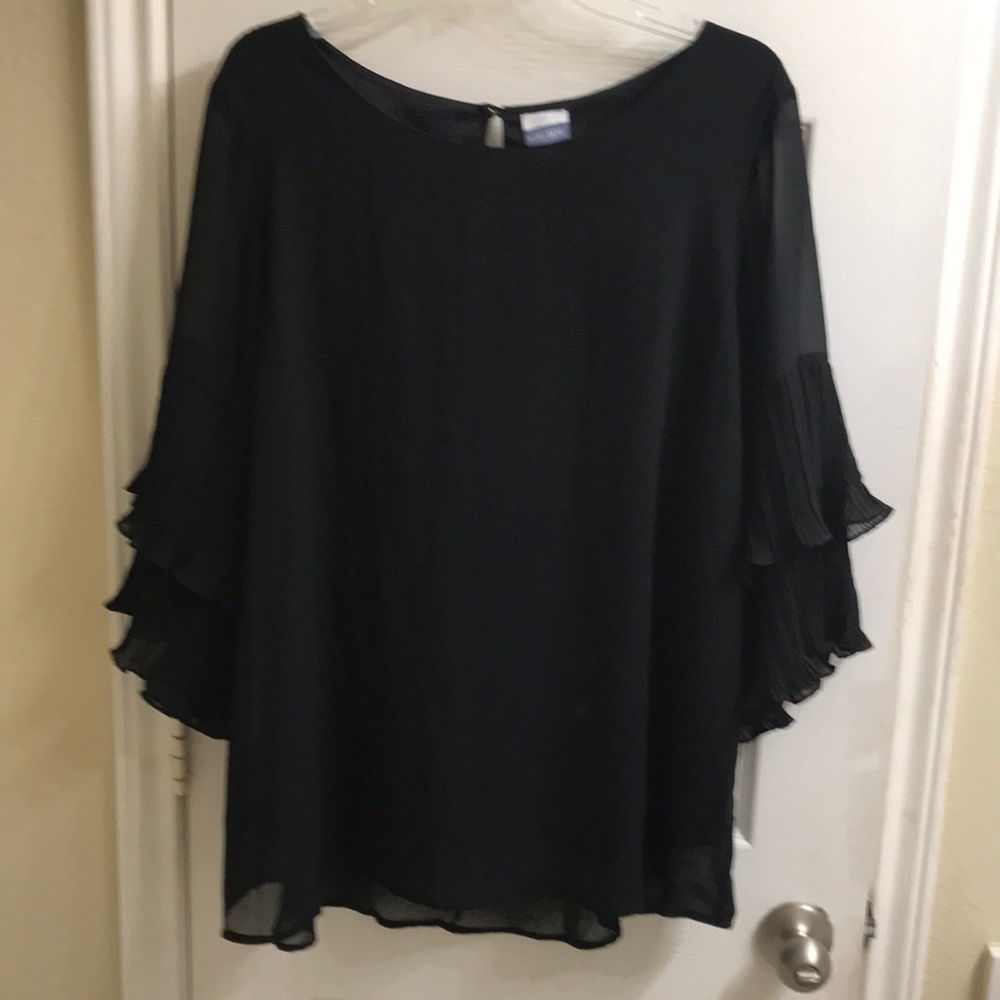 New! Meri Skye pleated sleeve blouse